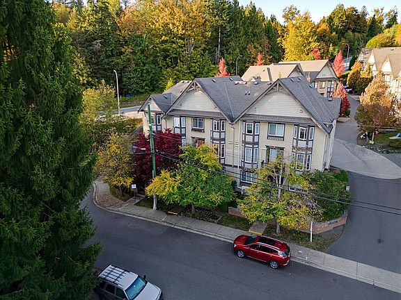 3rd image of 32501 Fraser Cres #3