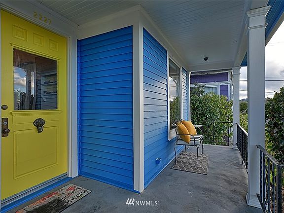 Perfect front porch to relax and check out the views.