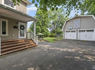 24 William Pl, Glen Rock, NJ 07452