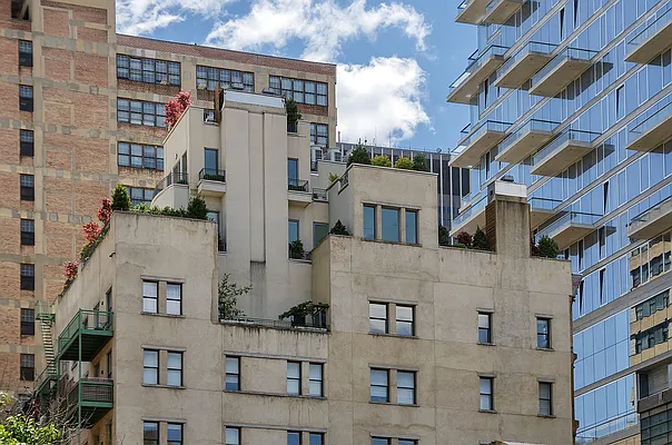 Sold by Nest Seekers International | media 17