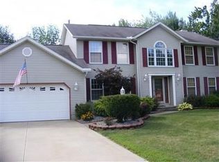 674 Winesap Rd, Amherst, OH 44001