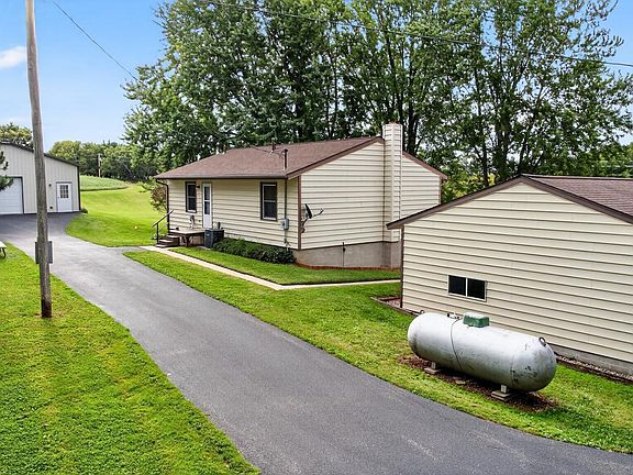 3rd image of 1289 White Bridge Rd NW