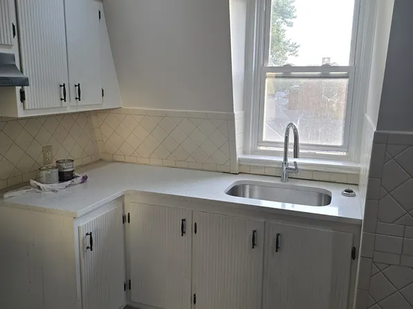 121 E 4th Ave #5, Roselle, NJ 07203