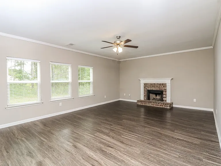 634 Fieldcrest Dr — Photo 7