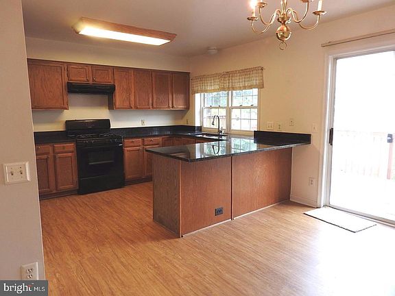 3rd image of 305 Falkirk Ct