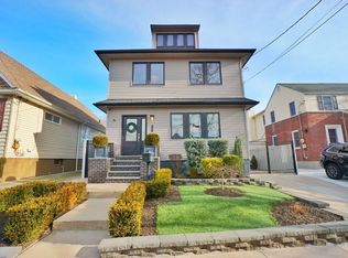 137 Bryant Ave, Staten Island, NY 10306