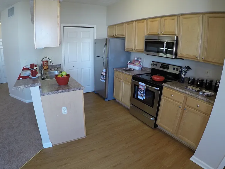 Portledge Commons, 1 and 2 Bedroom apartments, carport, central Lafayette — Photo 21