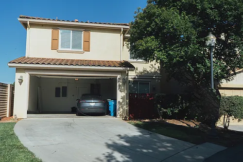 7950 English Oak Cir Photo 1