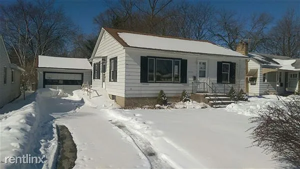 2108 Enoch Ave photo 1