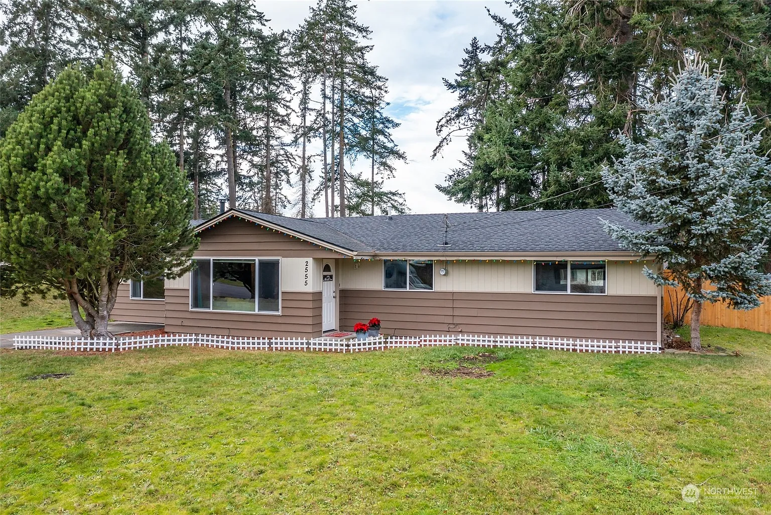2555 Ridgeview Drive photo 1
