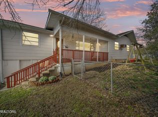 107 E Magnolia Ln, Oak Ridge, TN 37830