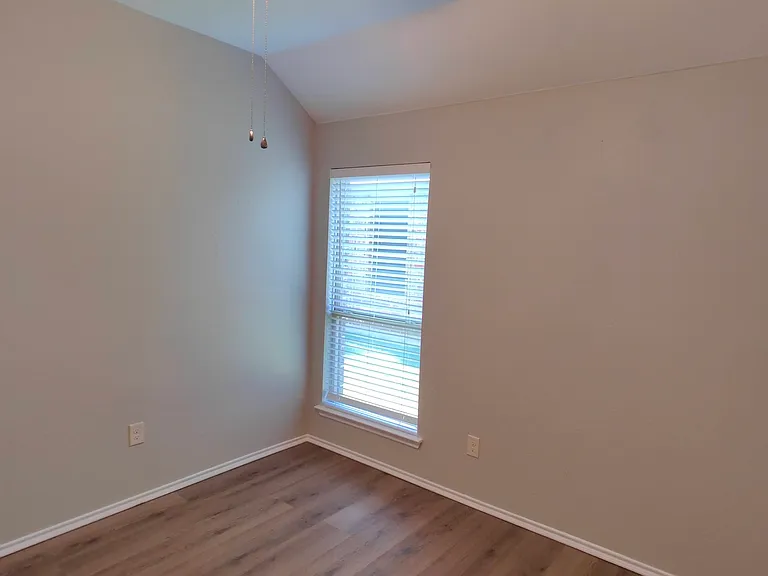 516 Rustic Oak Ln — Photo 32