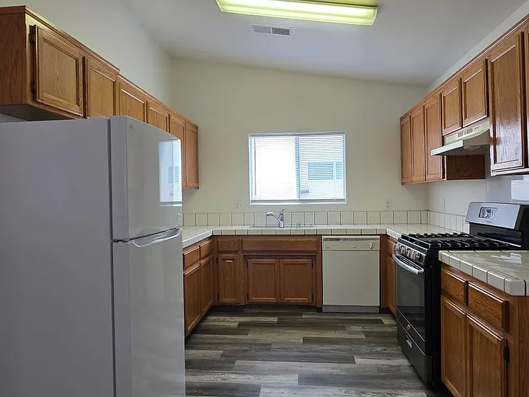 1305 Quartz Hill Rd — Photo 3