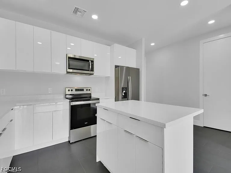4550 29th St SW — Photo 6