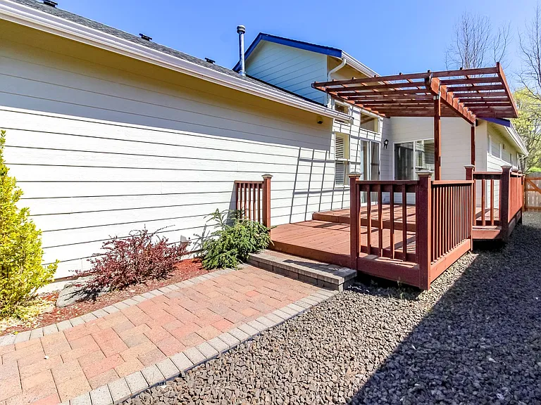 1861 Palisade Blvd — Photo 31
