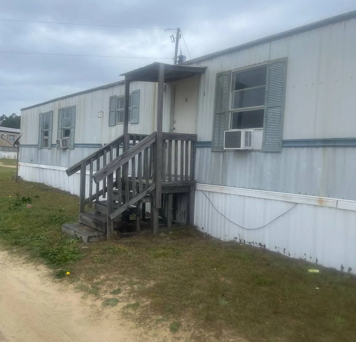 3 bed, 2.0 bath, 924 sqft, $12,500 — Photo 1
