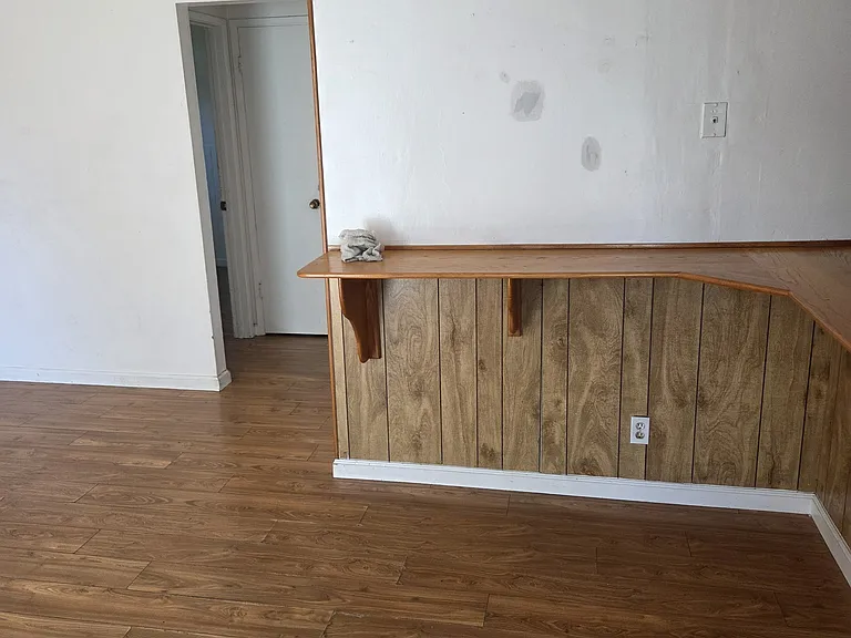 1300 Sycamore Dr #1 — Photo 6