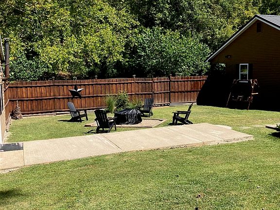 3rd image of 16917 Silver Run Rd