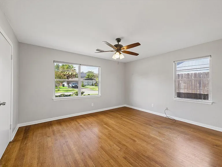 8037 Longridge Dr — Photo 13
