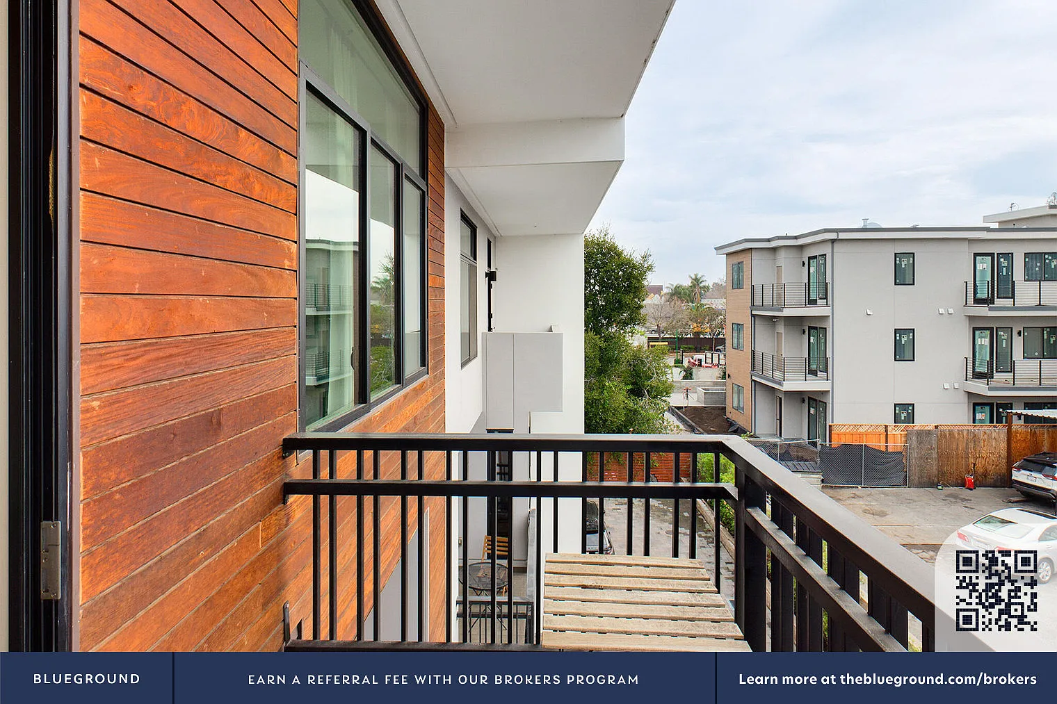 3 bed, 3.0 bath, 1300 sqft, $6,370 — Photo 3