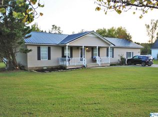 97 Wd Harvey Rd, Falkville, AL 35622
