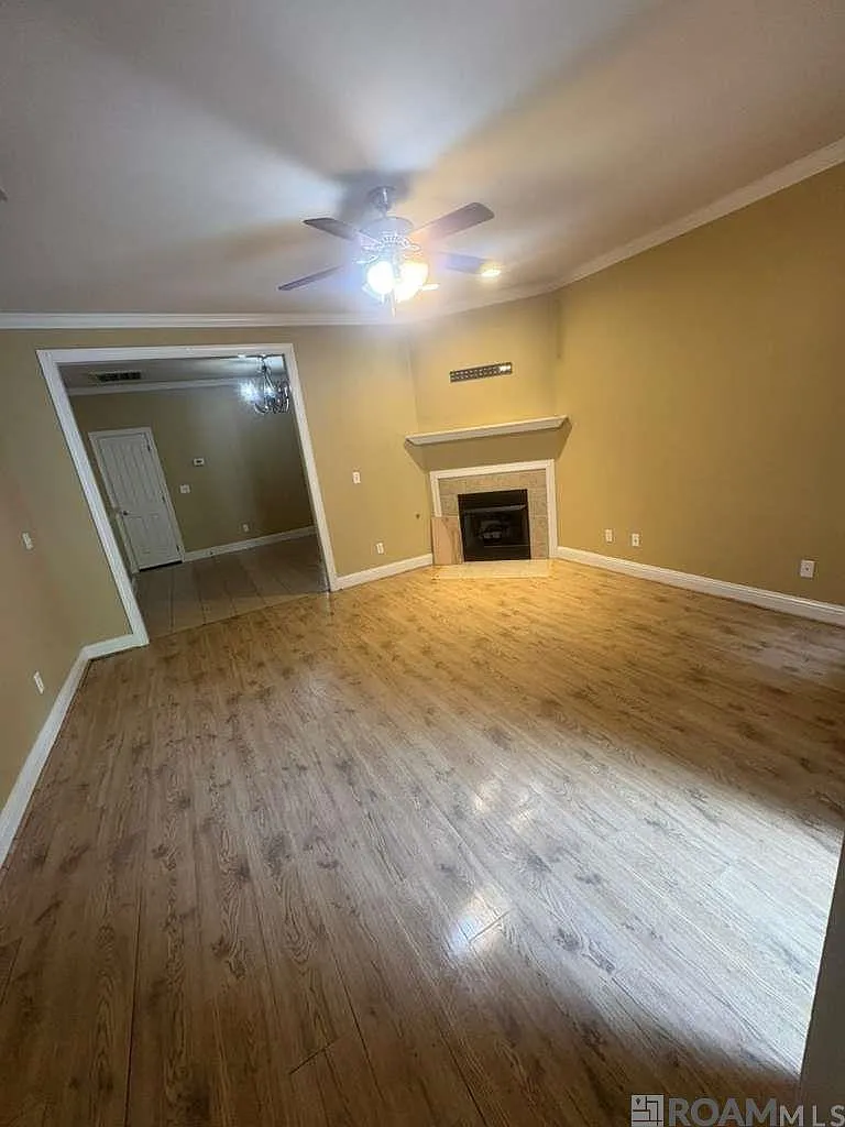 Building Photo - 809 Summer Breeze Dr #1108