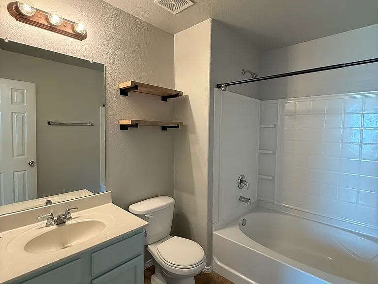 1212 Amazon Dr — Photo 7