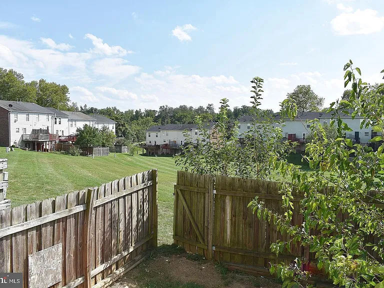 107 Parkside Dr — Photo 11