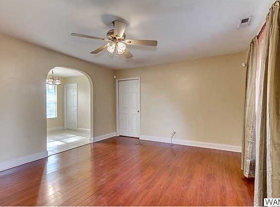 3rd image of 27 Oakwood St