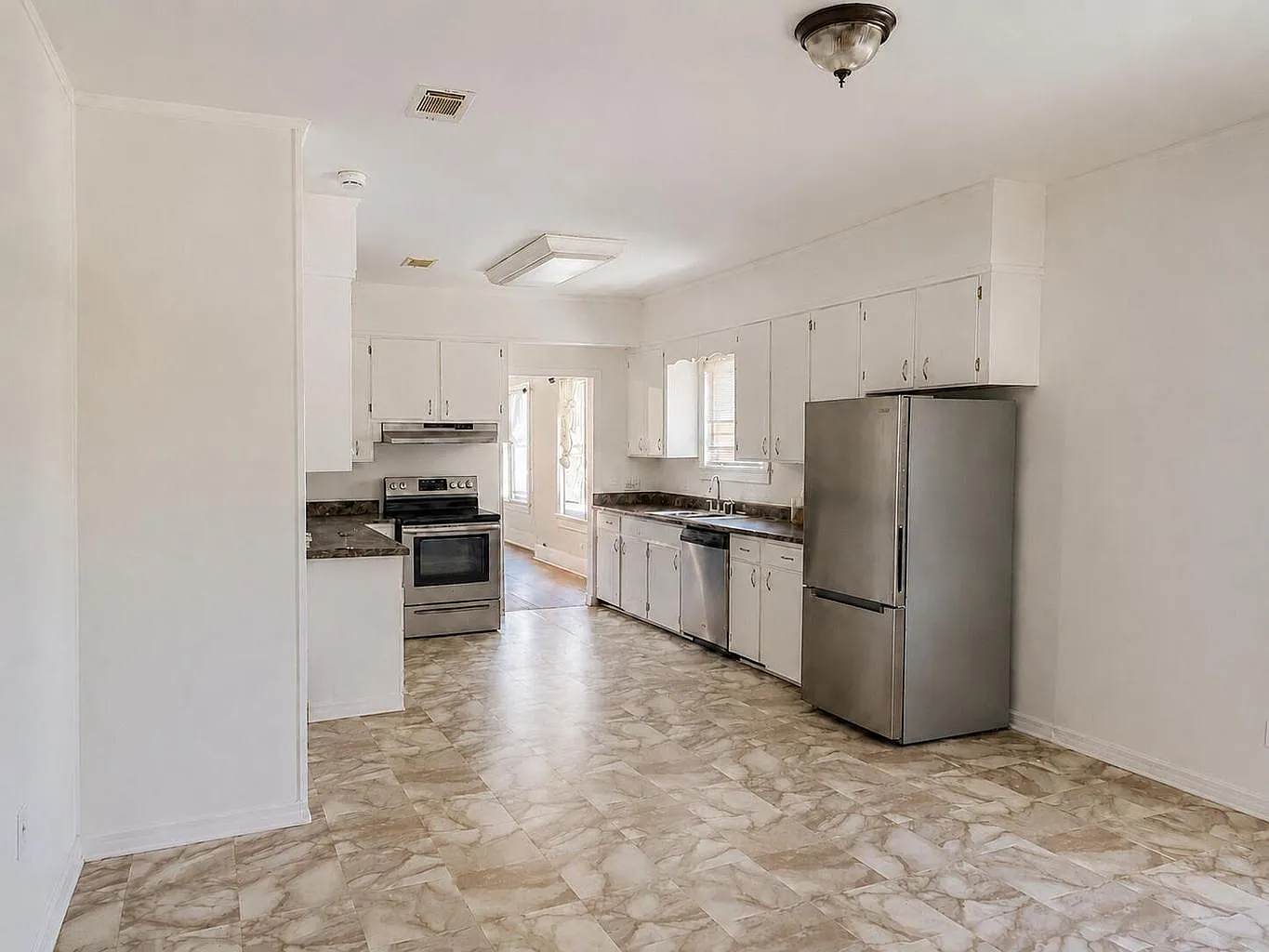 3 bed, 1500 sqft, $1,500 — Photo 4