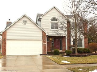 6644 Fox Hills Rd, Canton, MI 48187