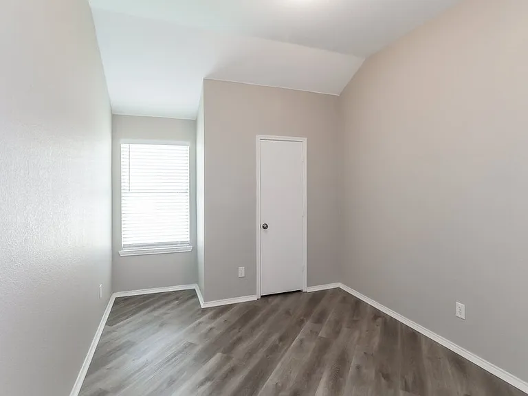 2945 Stockton St — Photo 14