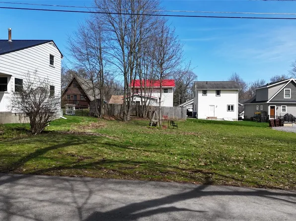 Pine St, Edinboro, PA 16412