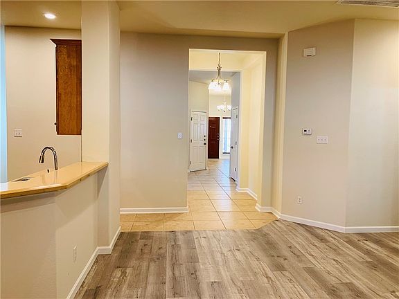 3rd image of 705 Crane Canyon Pl