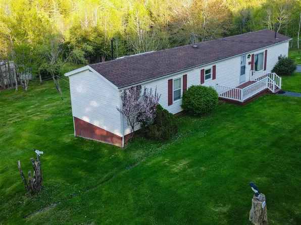 209 S Uniacke Rd, Mount Uniacke, NS B0N 1Z0