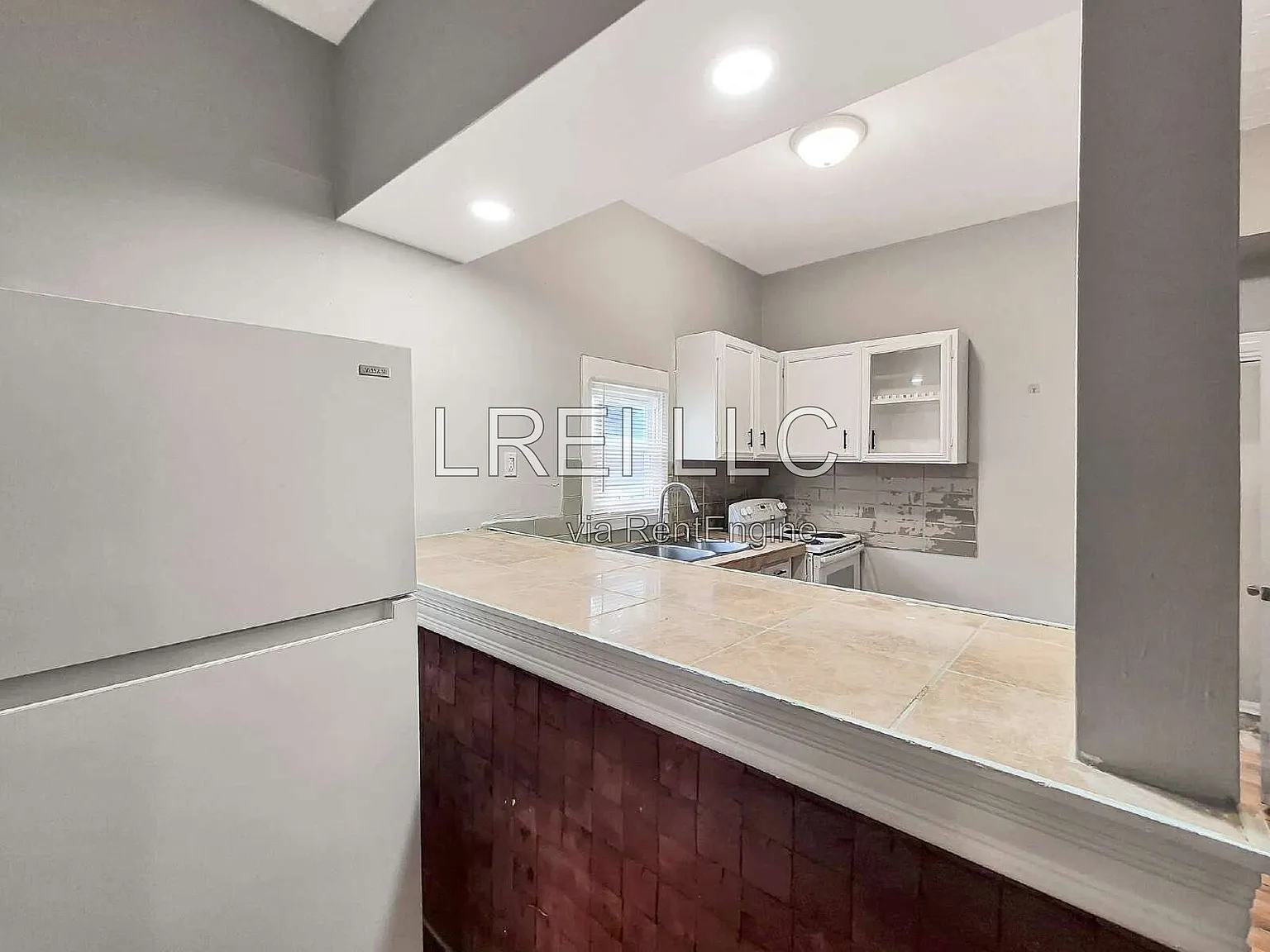 2 bed, 1.0 bath, 843 sqft, $965 — Photo 4