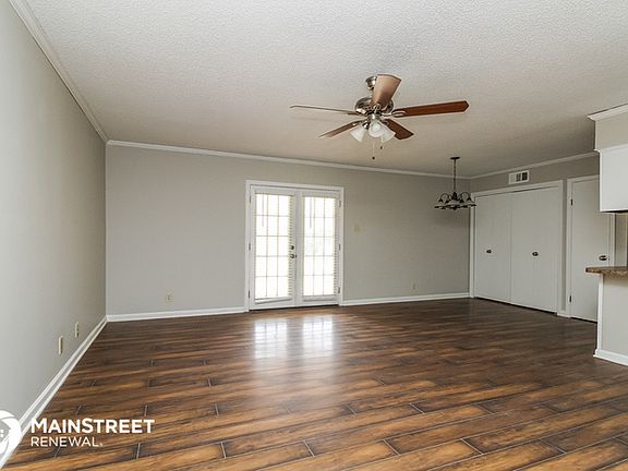 3rd image of 6247 Northampton Dr
