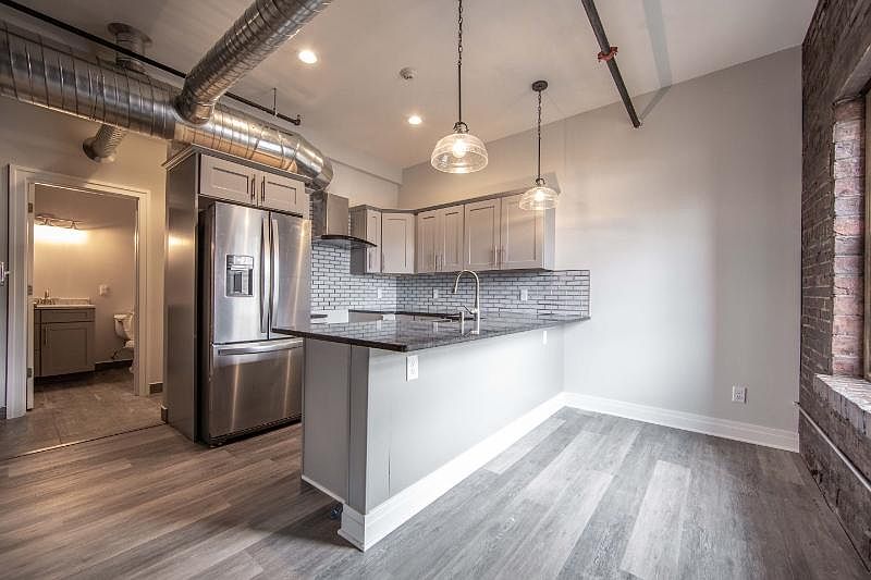 1st image of 490 Pearl St #5
