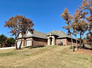 3406 Sandstone Point, Guthrie, OK 73044