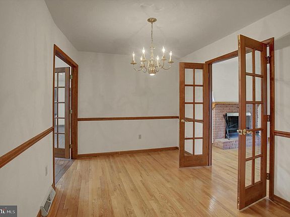 5th image of 1005 Valleybrook Dr