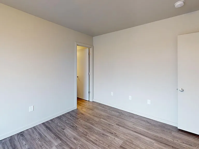 217 Stockton Ave — Photo 10