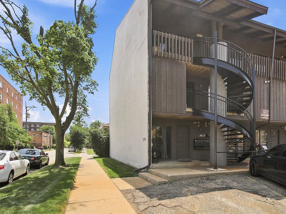 1st image of 1296 E Washington St APT 12