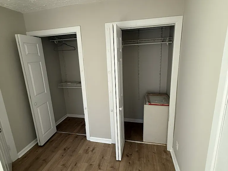 Closet in bedroom 1