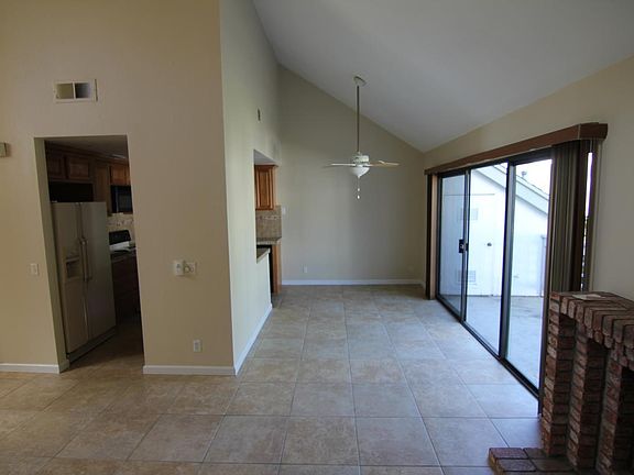4th image of 526 Via De La Valle Unit I
