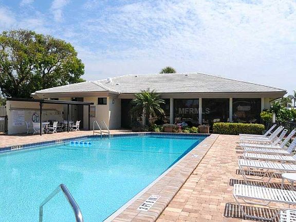 3rd image of 199 Whispering Sands Dr APT 304
