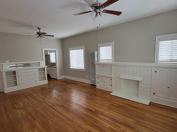 4th image of 3811 E 4th St APT 6