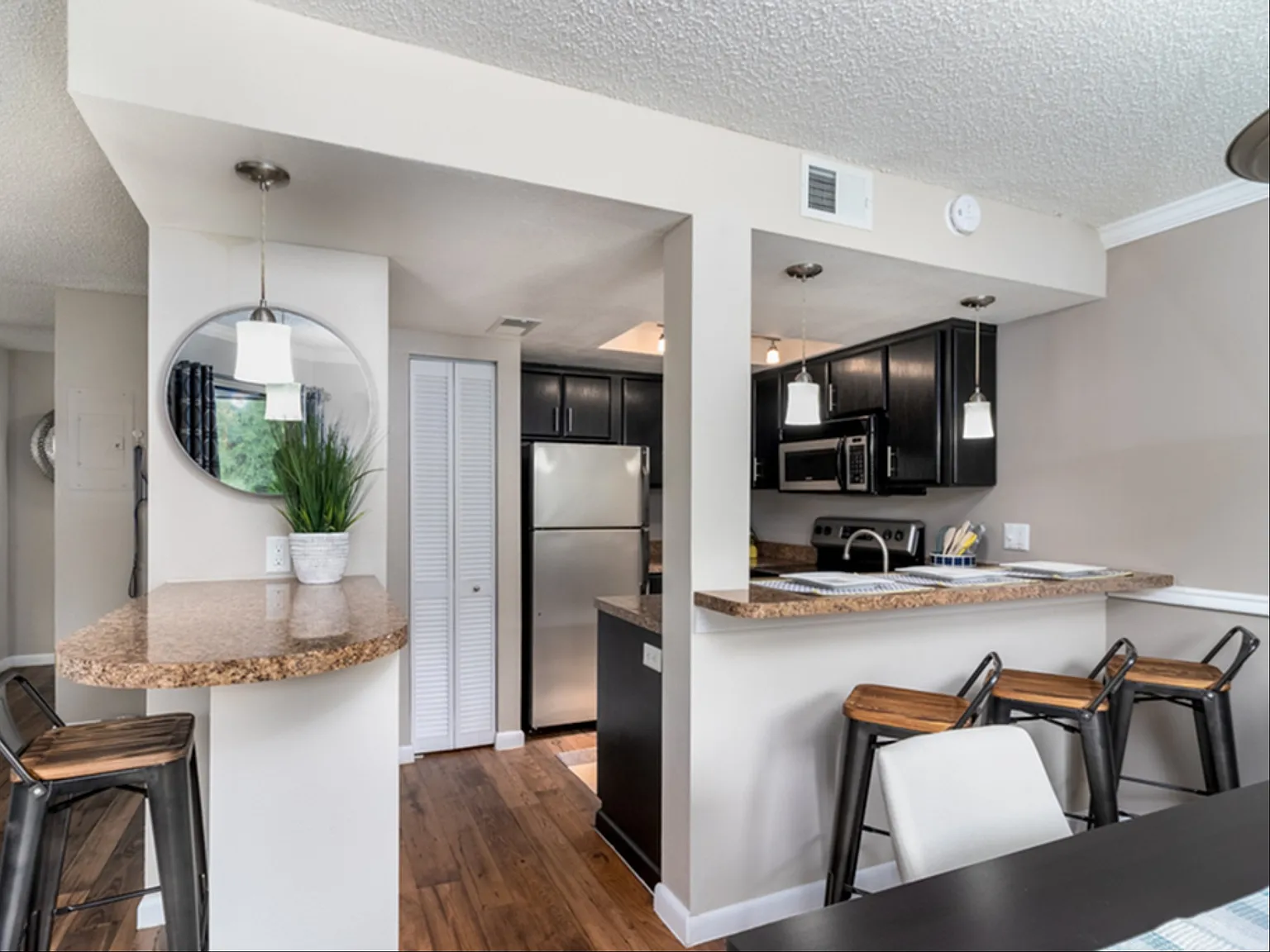 Lakes of Northdale Apartments — Photo 4