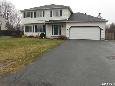 8103 Lobos Ln, Liverpool, NY, 13090