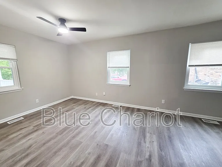 837 Waring St — Photo 23