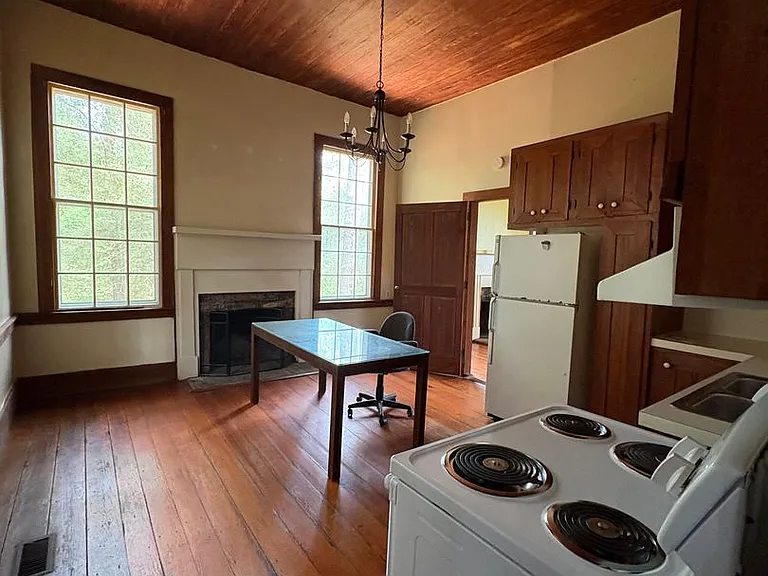 23500A River Rd — Photo 3